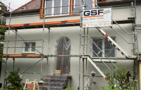 GSF Stuckateur Arbeit Gerüst Haus